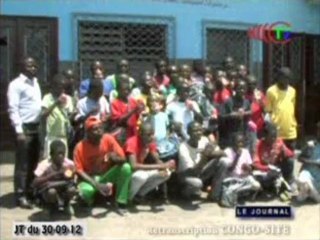 L'Assoc offre des kits scolaires aux enfants démunis