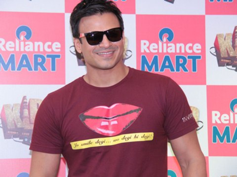 Vivek Oberoi Promotes 'Kismet Love Paisa Dilli' @ Acme Mall Store