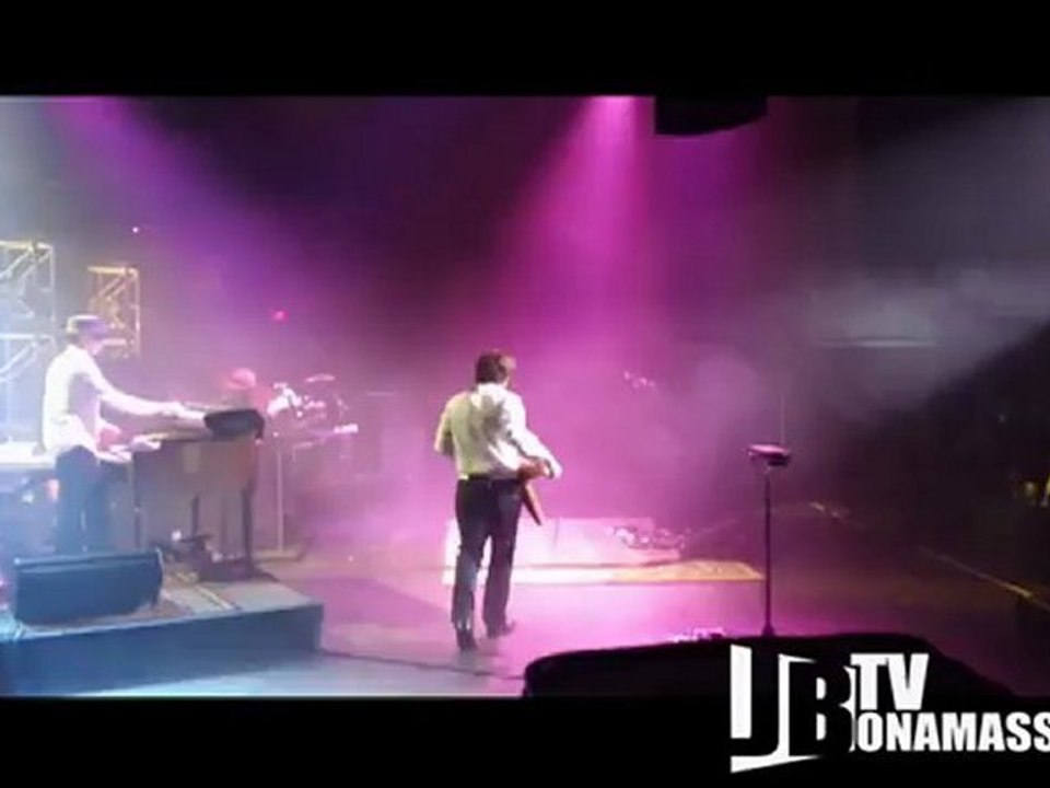 On the Road With Joe Bonamassa Ep.5 - Guitar Talk (High)