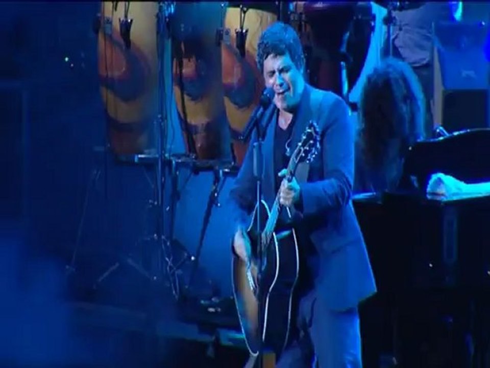 Alejandro Sanz enamora al público en la clausura del Festival de Cap Roig