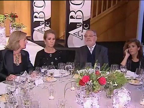 La infanta Elena entrega los premios periodismo del diario ABC
