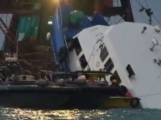 Recovery continues at scene of Hong Kong ferry crash