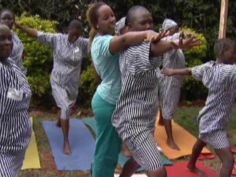 Kenyan inmates find solace in yoga