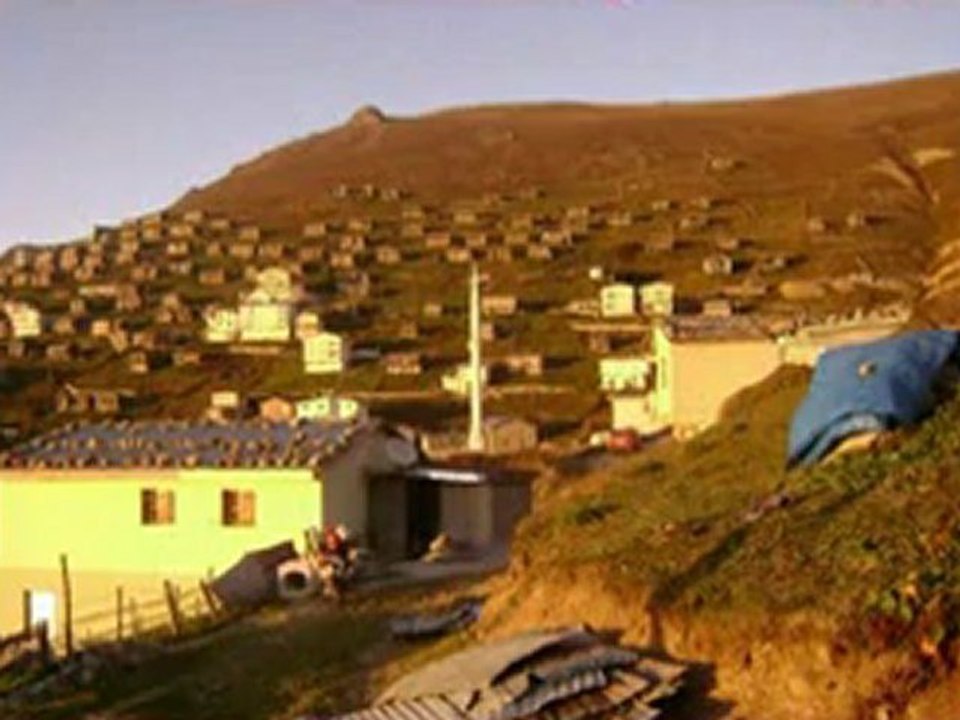 DENİZ ÜSTÜNDE FENER -SELÇUK -BALCI