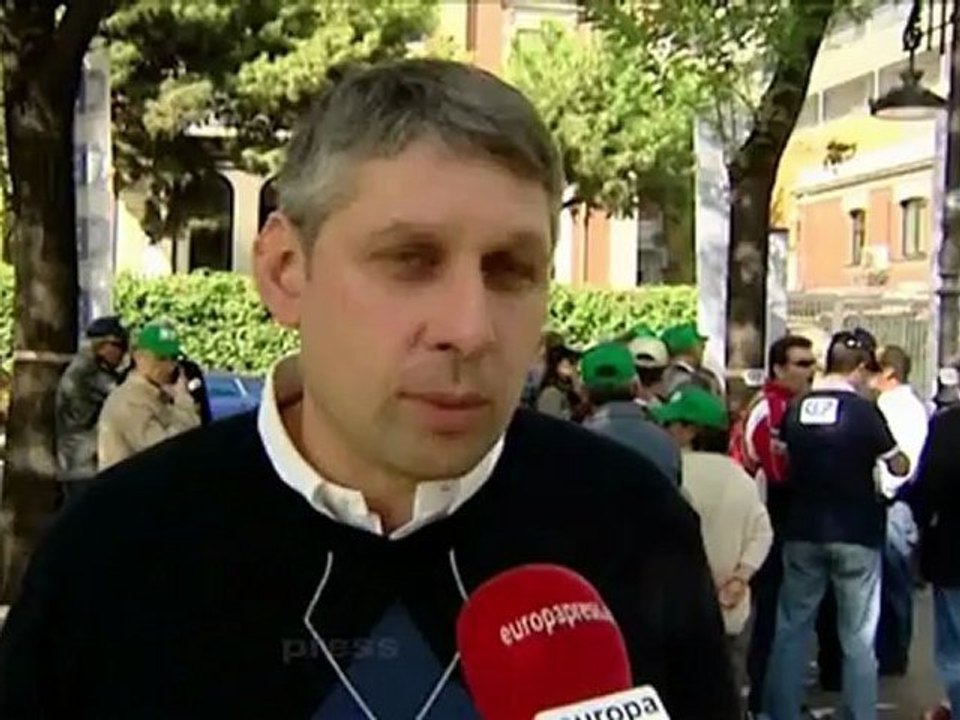 Díaz pide compromiso a la Policía pese a dificultades