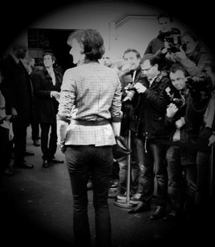 Fashion week Chanel. Puis-je vous prendre par derrière?