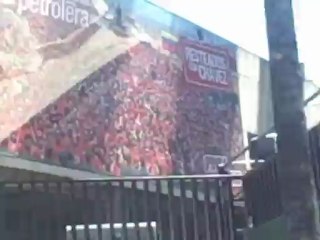 El Dato: Vehículos de Pdvsa hacen campaña en favor del candidato de Gobierno