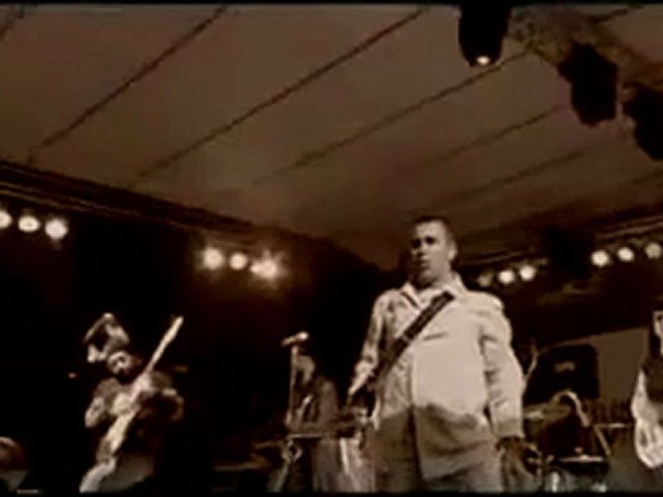 seslirengarenk.com HALUK LEVENT -- DÜŞÜNDÜRDÜ YİNE BENİ GÖZLERİN -