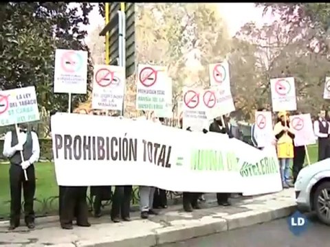 Representantes de la hostelería, reciben a Pajín con pitos