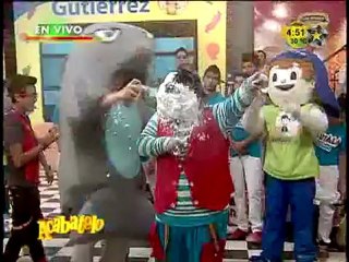 Llenan de espuma a carambolas.