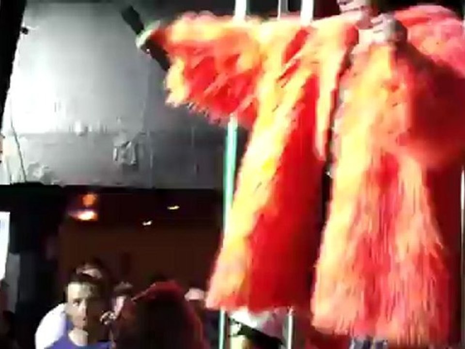 [Yveet From Paris - Zoo Moving Bar - 30.09.12] 2/3