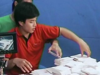 เบื้องหลัง กอด Handle Me with Care