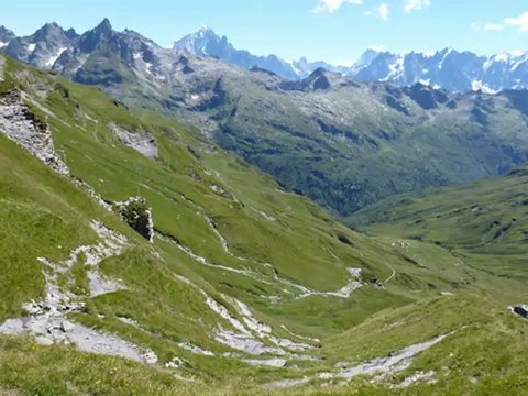 montage photo vidéo de ma randonnée vers le col d'anterne dans la réserve naturelle de sixt passy. alt 2600m.