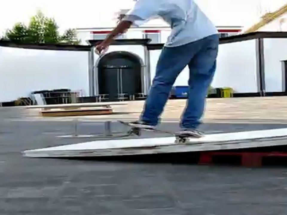 Emanuel Costa - Maio 2010 skate footage