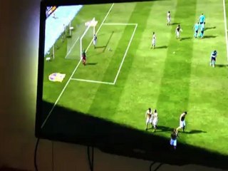 Beau coup franc de Mimi FIFA 2012