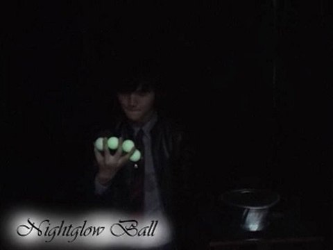 Mirage Billiard Balls by JL (GLOW IN THE DARK single ball only) - Magic Trick