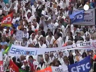 Sanofi çalışanlarından Paris'te gösteri