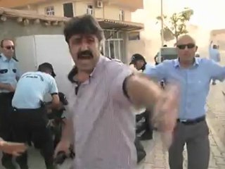 5 killed by Syrian shells falling inside Turkey