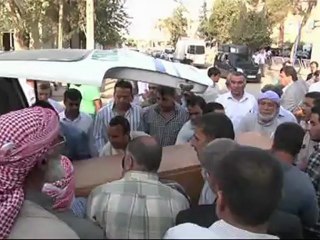 Turquia bombardeia fronteira com a Síria