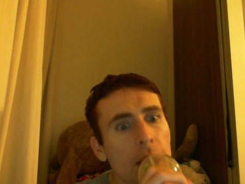 Wiwi égratigne stay awake d'Example