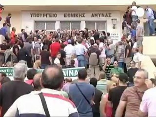 Grèce: la colère d'ouvriers d'un chantier naval