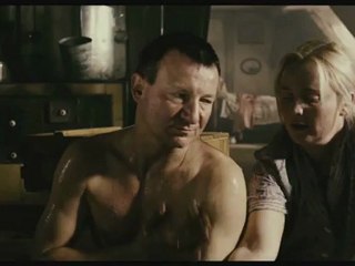 SOUS LA VILLE - Bande-annonce VO