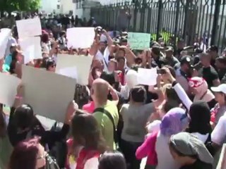 Tunecinas en pie de guerra