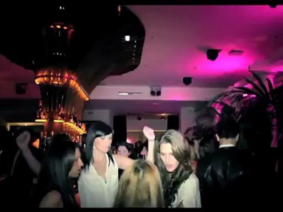 LE STANDARD_ SATURDAY MODELS PARTY