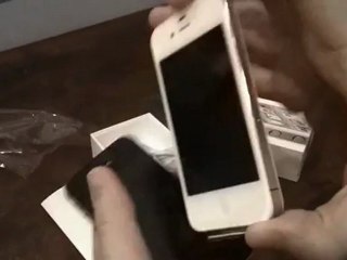 iPhone 4S Kutusundan Çıkıyor