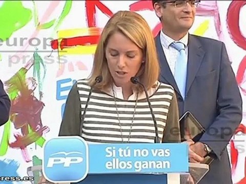Basagoiti participa en un acto de campaña en Donostia
