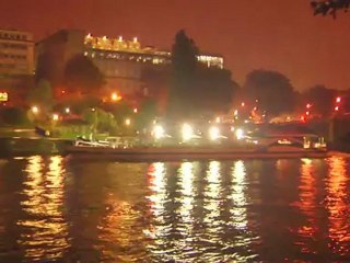 Tải video: Nuit Blanche : Le spectacle chorégraphique des agents de la Ville de Paris