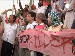 Khan y su "marcha contra los aviones no tripulados"