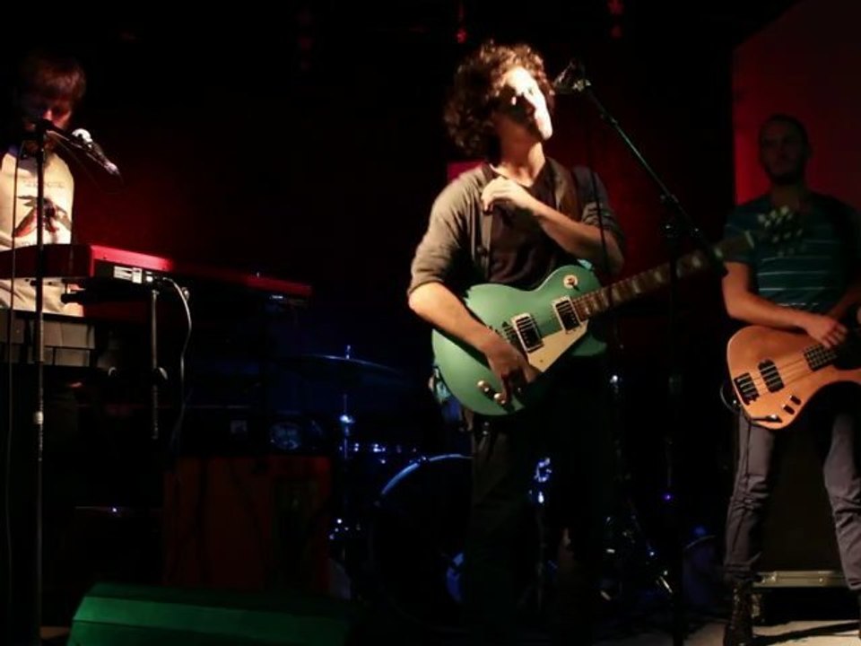 Extrait 1 "Outside The Box" au K-fées Concert le 26/09/2012