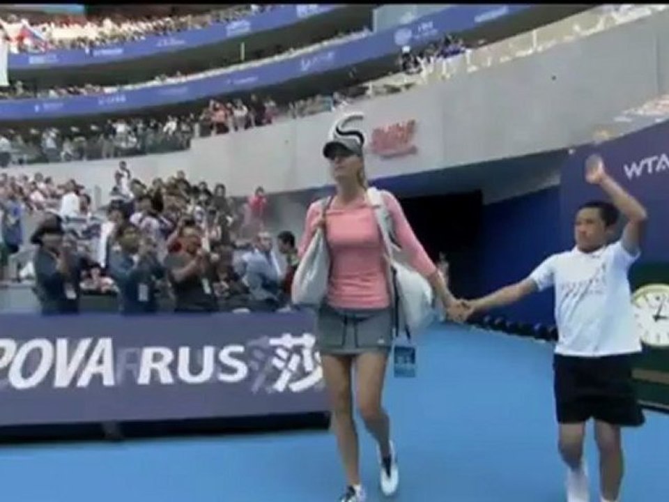 Peking: Scharapowa siegt gegen Li Na