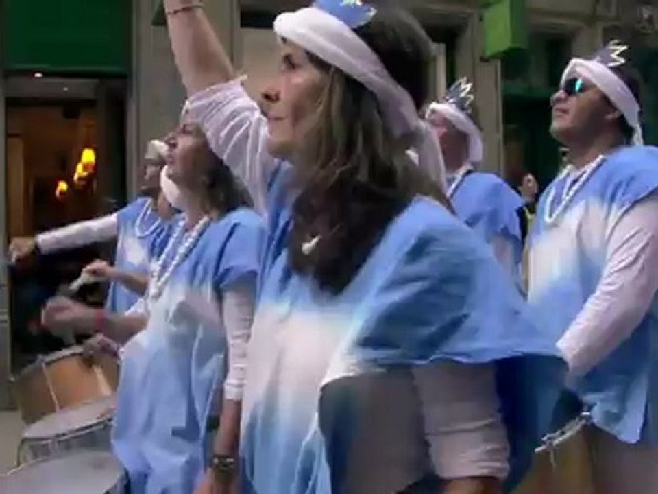 Europhonies2012 BomBatuC&Cie en défilé