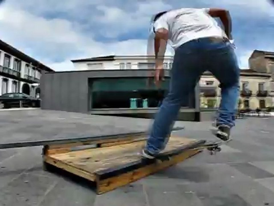 Emanuel Costa - Junho 2010 skate footage