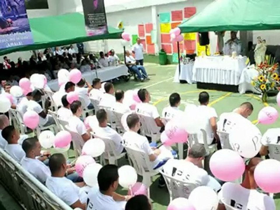 El perdón de exparamilitares