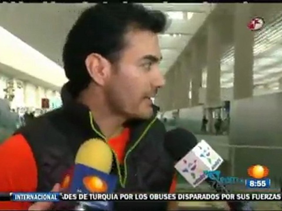 David Zepeda @davidzepeda1 defiende a Angelique Boyer