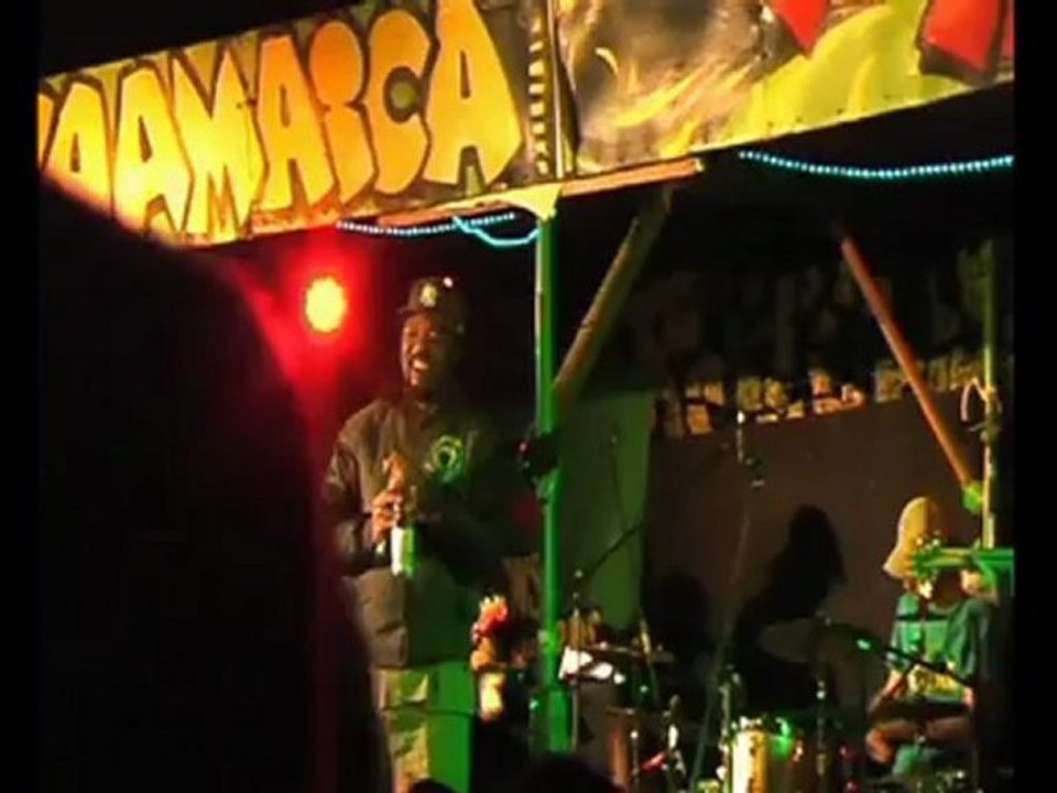 YAAM MUST SURVIVE IN BERLIN CITY ! insolite et original