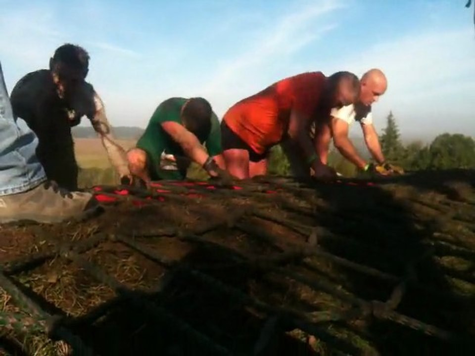 Frappadingue 2012 : montée du filet vers les remparts