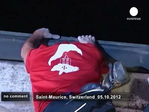 Le Spiderman français étend sa toile en... - no comment