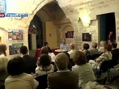 Gianrico Carofiglio presenta il libro Il silenzio dell'onda a Trani