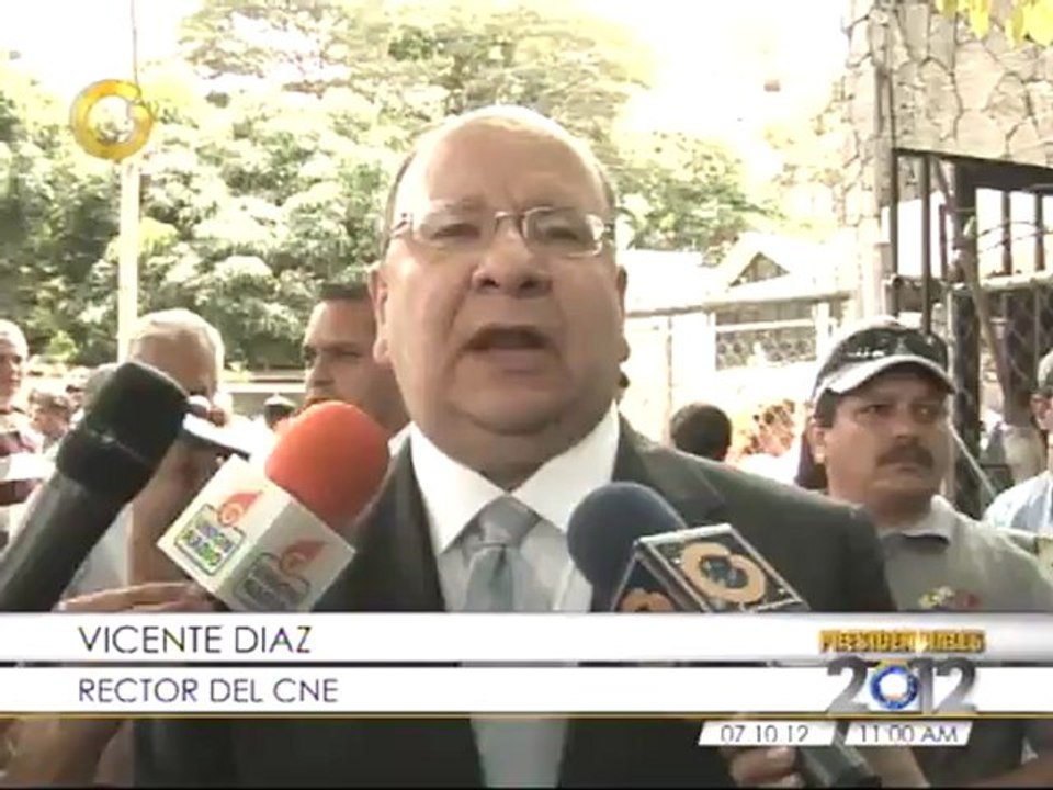 Rector Vicente Díaz: El CNE tomó medidas para agilizar las colas