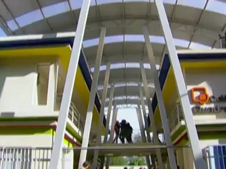 Gil fala para a Lia que não vai no passeio