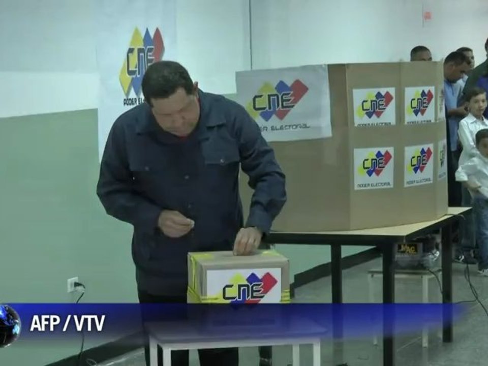 Venezuela: le président sortant Hugo Chavez a voté