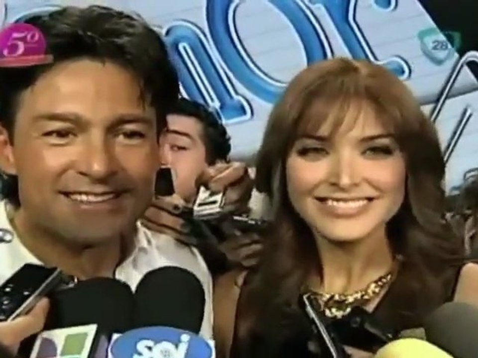 Blanca Soto y Fernando Colunga on CadenaTres