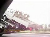 Bir kamyon ile onsekiz kamyonet taşıma