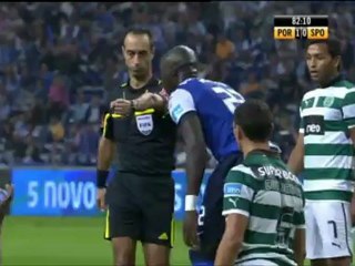 Il Porto stende lo Sporting e aggancia in testa il Benfica