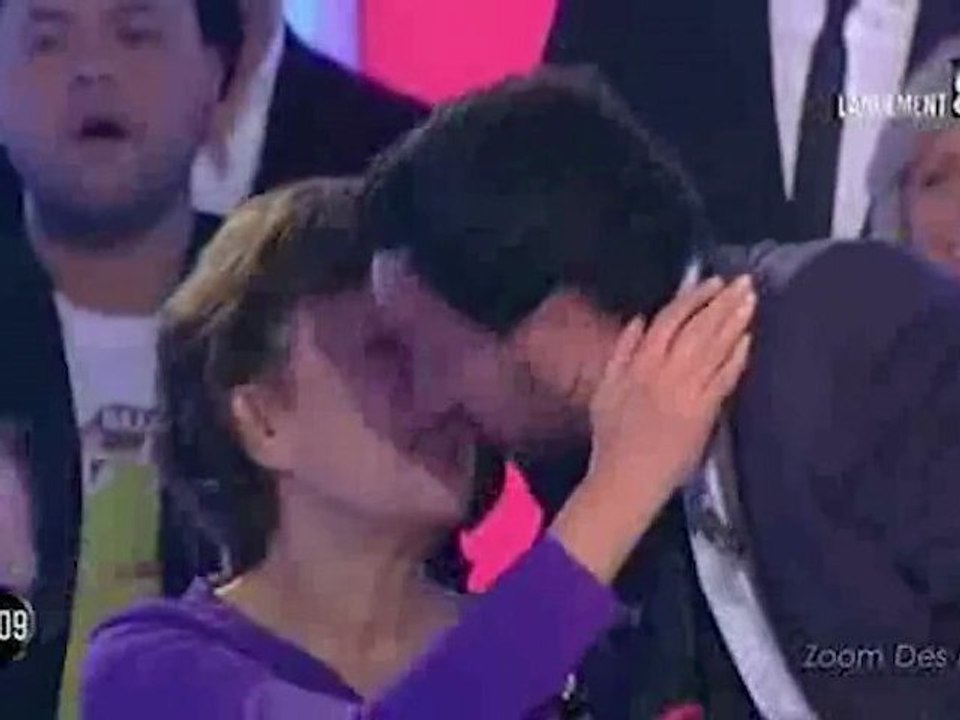 Le bisou de Cyril Hanouna à Roselyne Bachelot