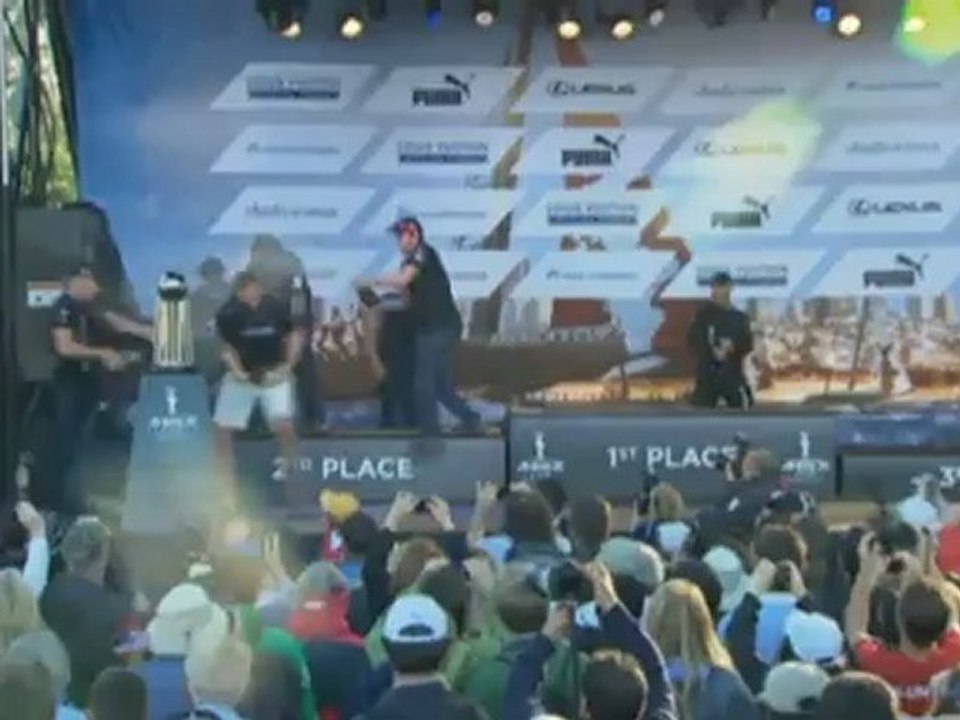 Amercia`s Cup: Doppelerfolg! Spitthill räumt von hinten auf